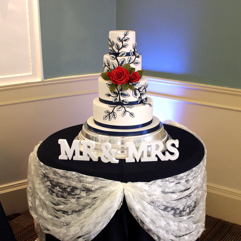 White Mr & Mrs Sign 5