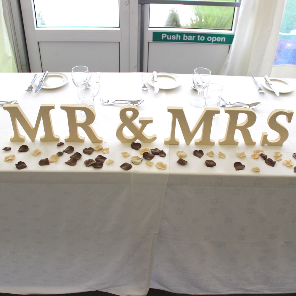 White Mr & Mrs Sign 6