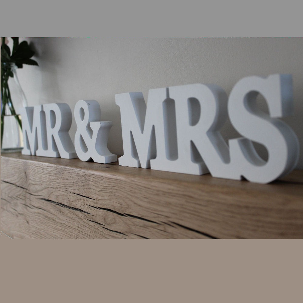 White Mr & Mrs Sign 10