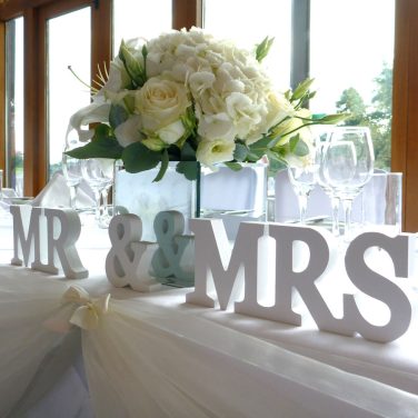 White Mr & Mrs Sign 8