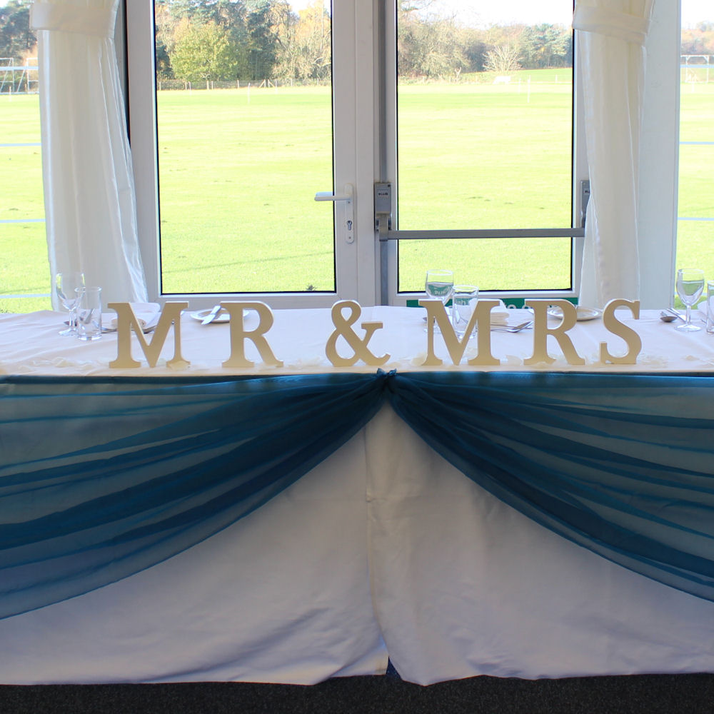 White Mr & Mrs Sign 9