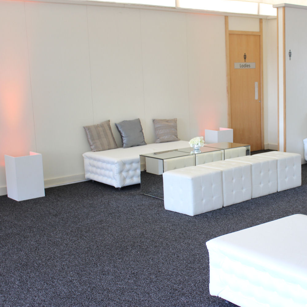 White Cube Seat 3