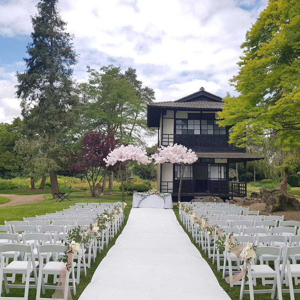 White Folding Chairs 8