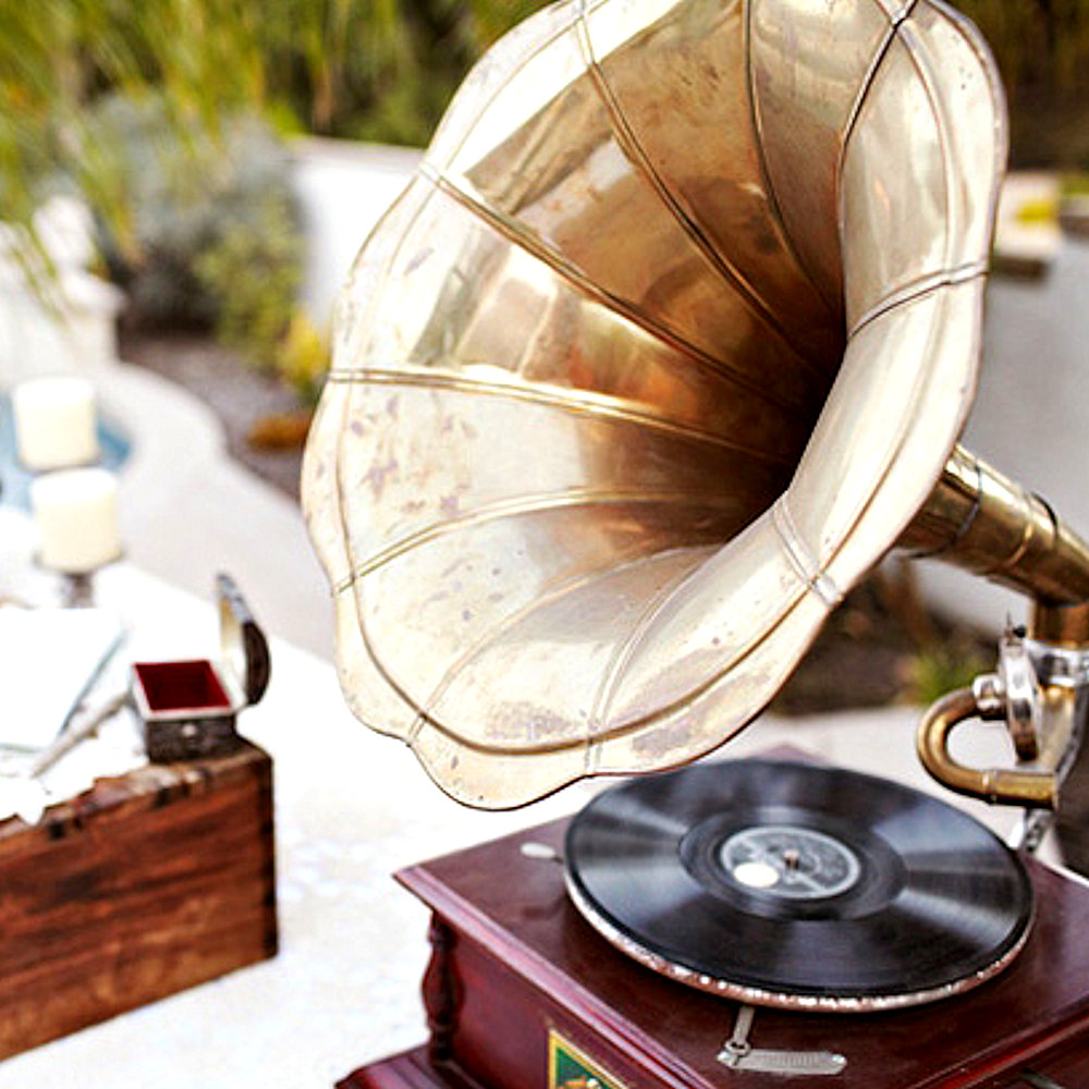 Vintage Style Gramophone Hire - Image 2