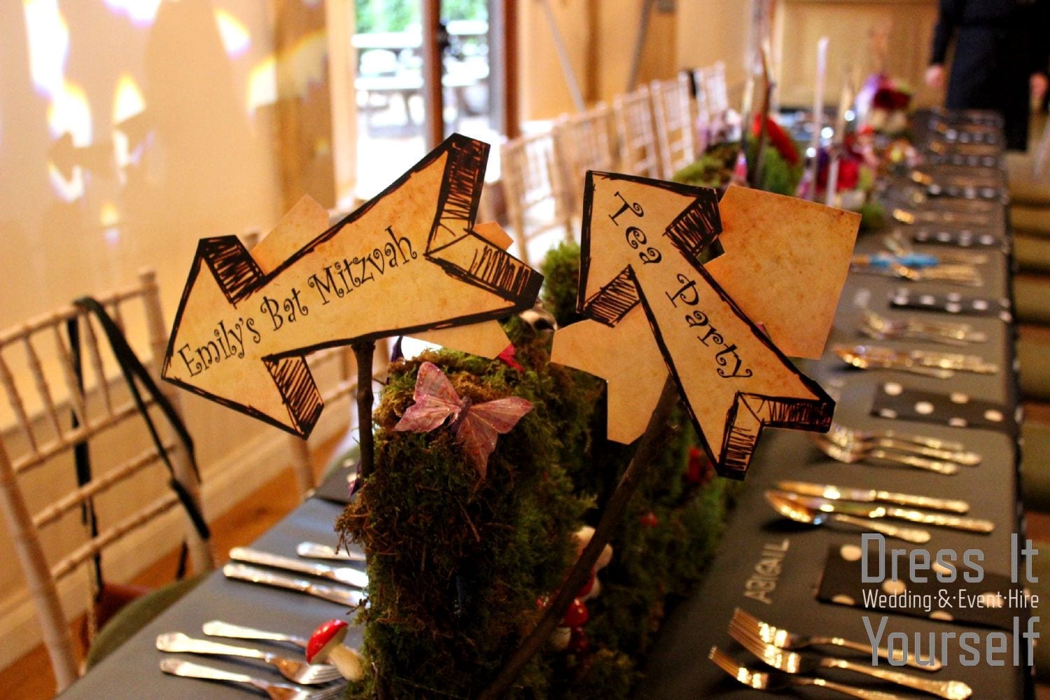 Alice in Wonderland Arrow Hire - Image 7