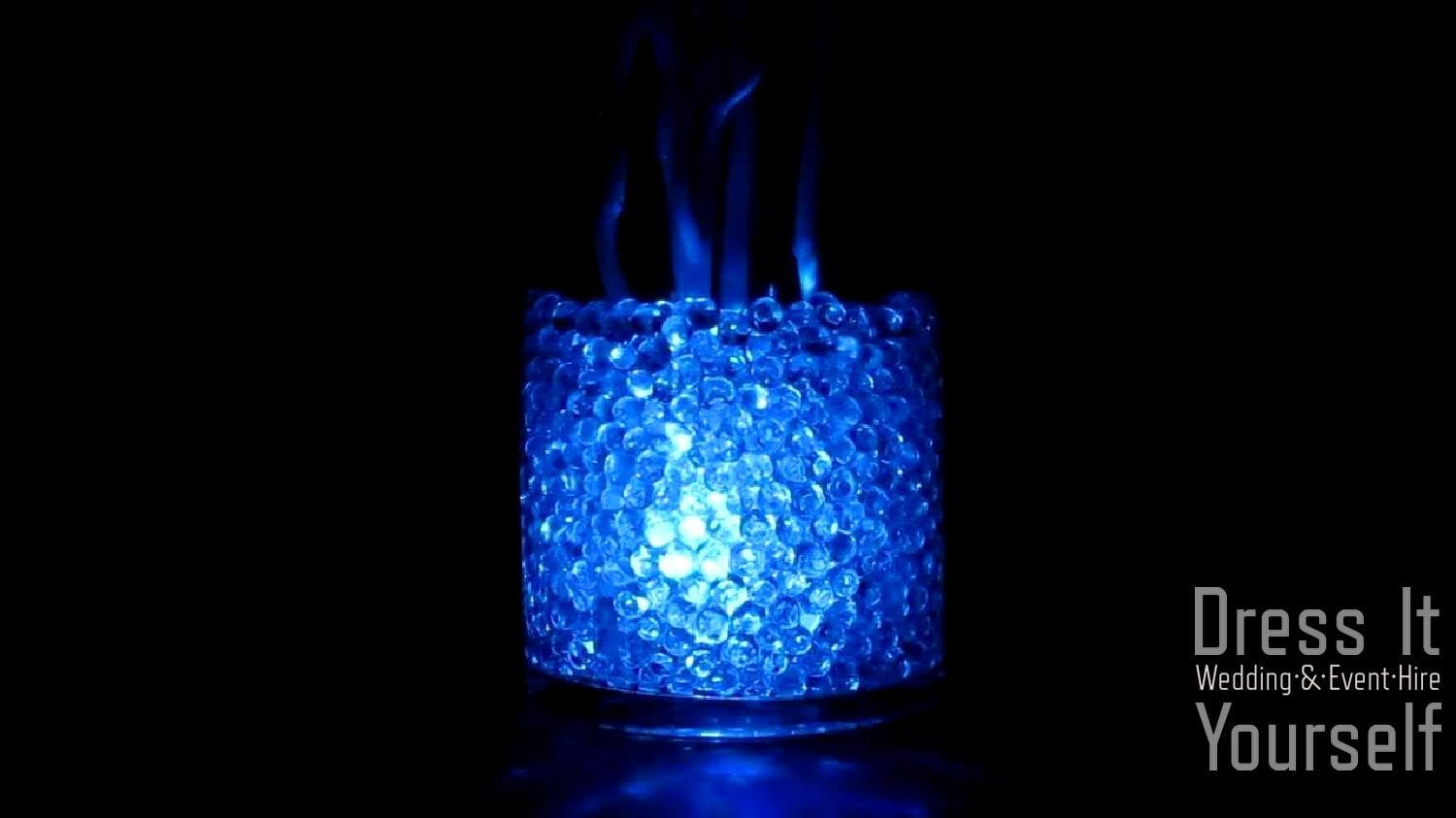 Cylinder vase with Deco Balls and Blue LED