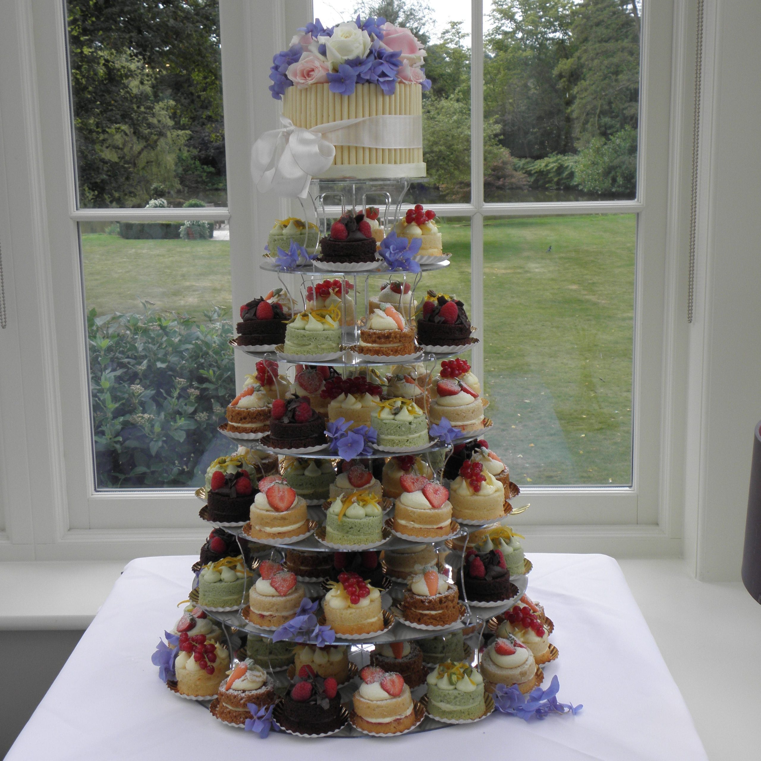 Clear Perspex Acrylic Cup Cake Stand