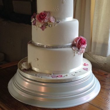 White cake stand