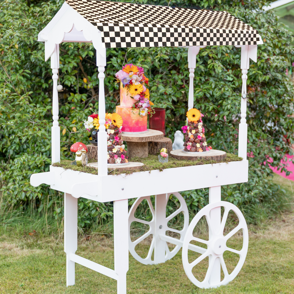 Alice in Wonderland Sweet Cart 1