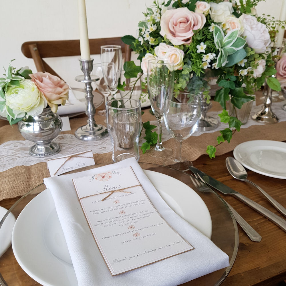 Hessian Runner with Lace in the Centre 14