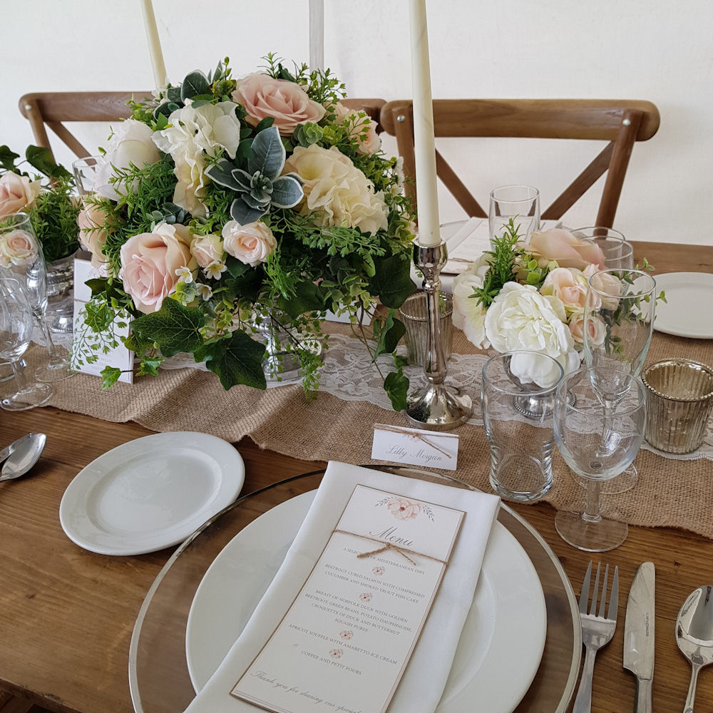 Hessian Runner with Lace in the Centre 15