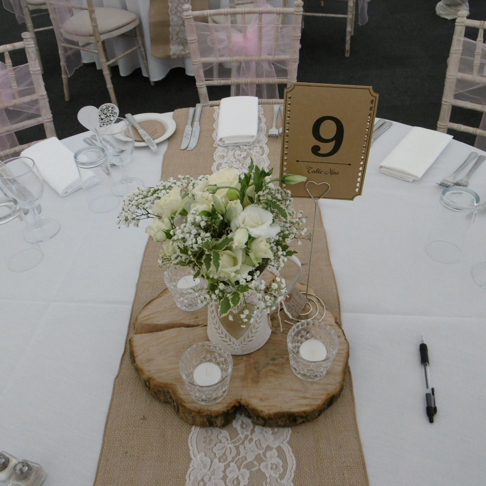 Hessian Runner with Lace in Centre 7