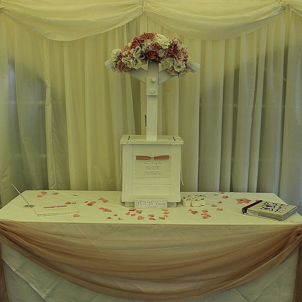 White Wishing Well with Flowers 3