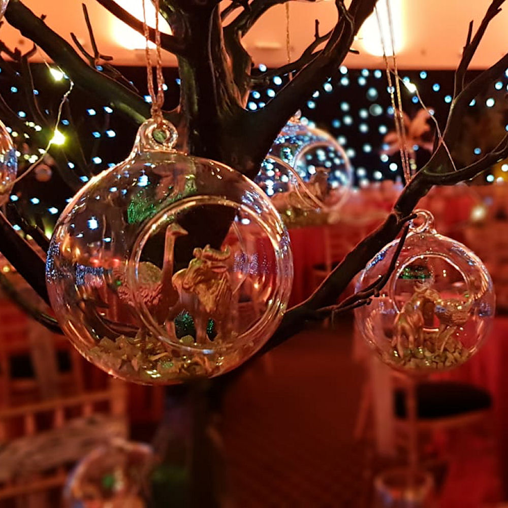 Manzanita Tree Centrepiece with Animals & Globes