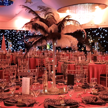 Ostrich Feather Centrepiece with Lily Vase & Sand