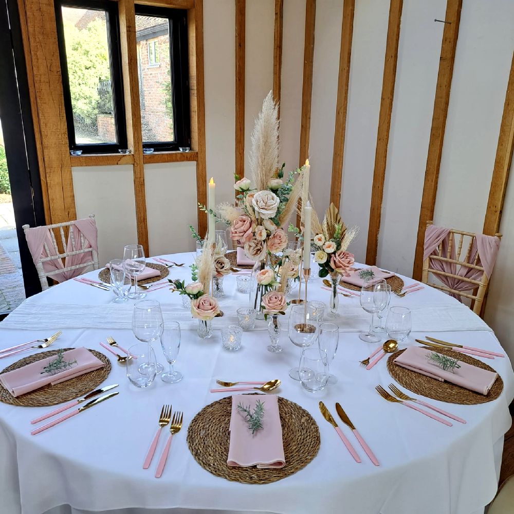 Pink & Gold Cultery Hire Header Wedding Event Party