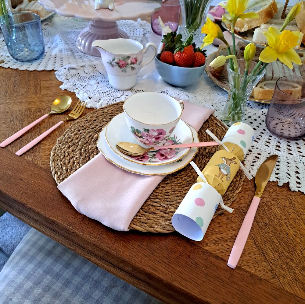 Pink & Gold Cultery Hire Header Wedding Event Party