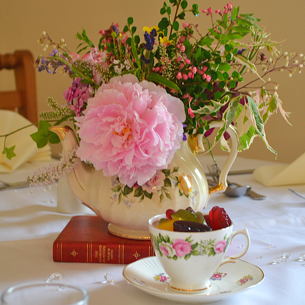 Vintage China Teapot Hire - Image 6
