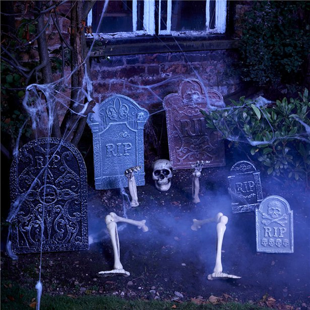 Graveyard Props Package Hire - Image 6