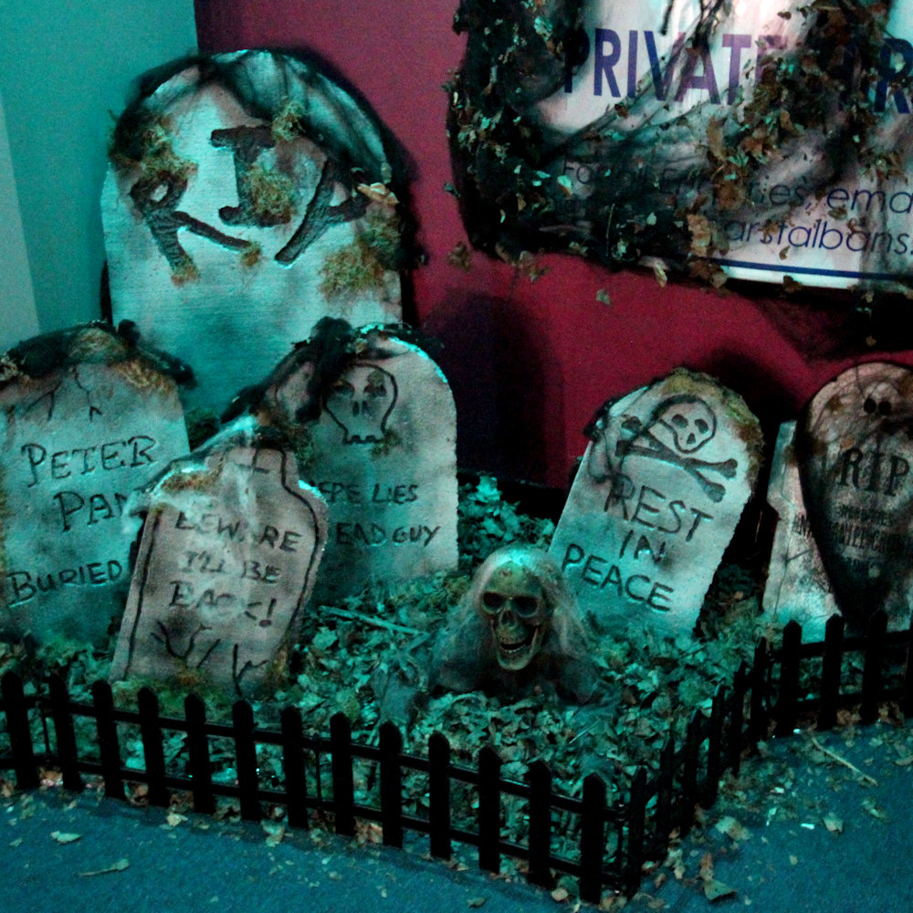 Graveyard Props Package Hire - Image 3