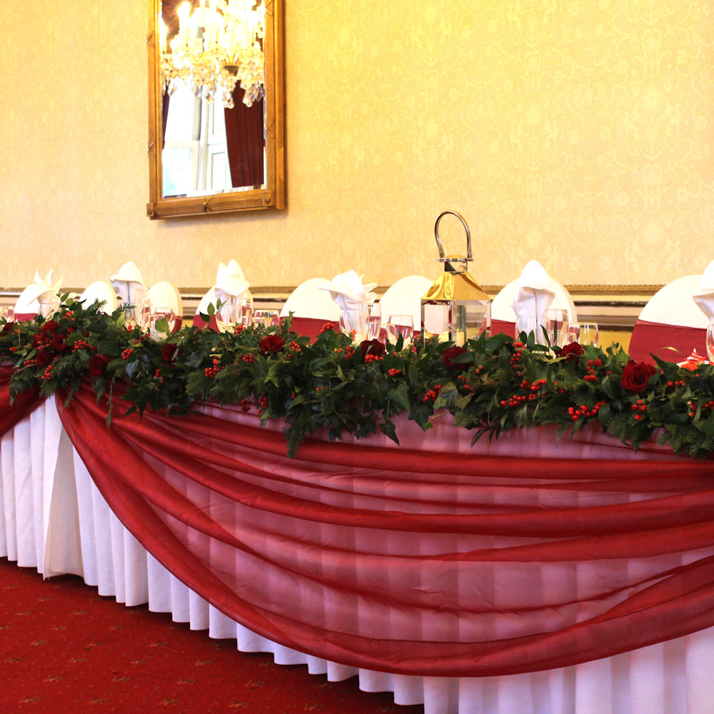Undecorated Pine Spruce Christmas Garland 1.8m Hire - Image 9