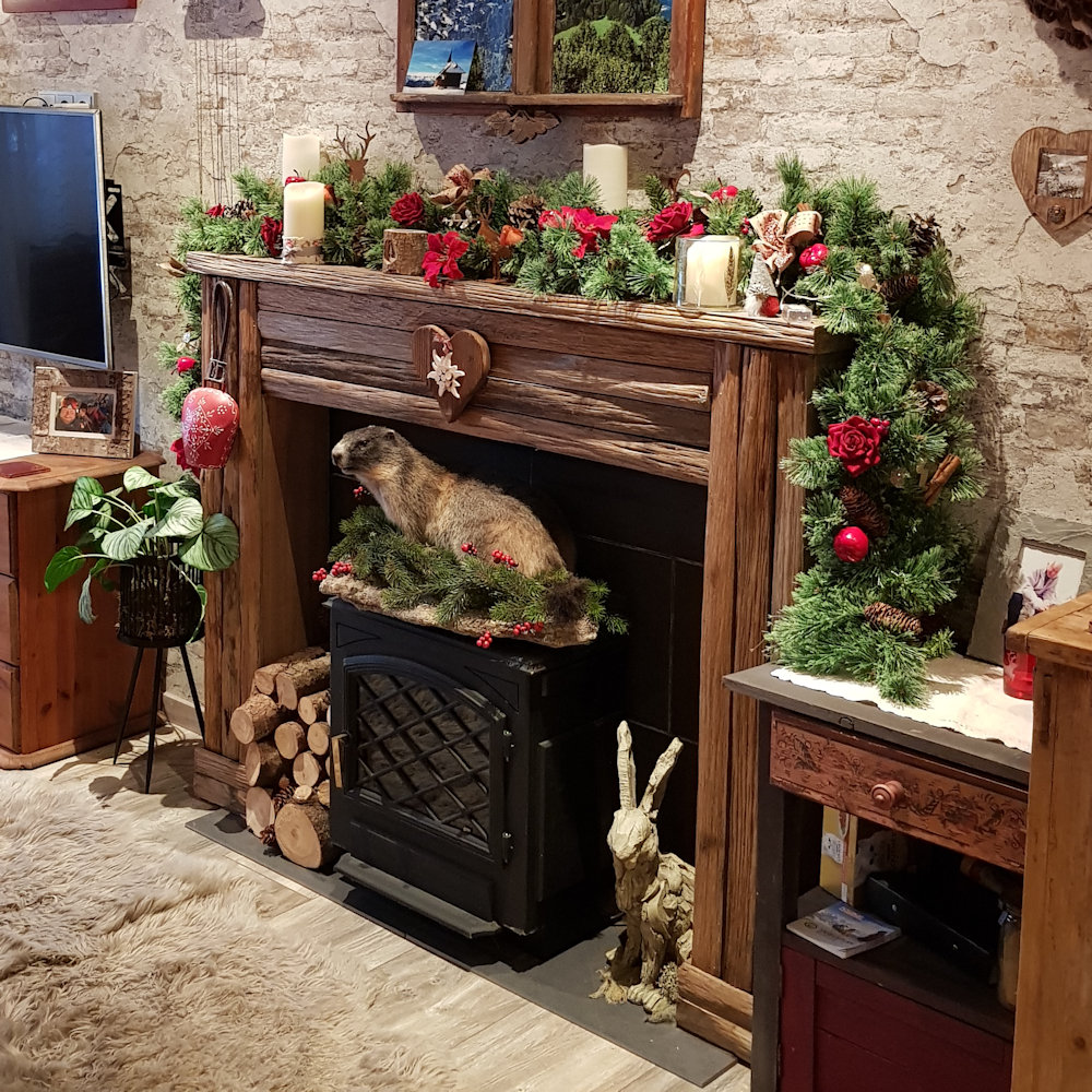 Undecorated Pine Spruce Christmas Garland 1.8m Hire - Image 4