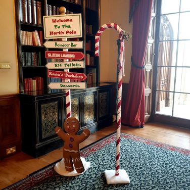 North Pole SIgn with Ginger Bread Man
