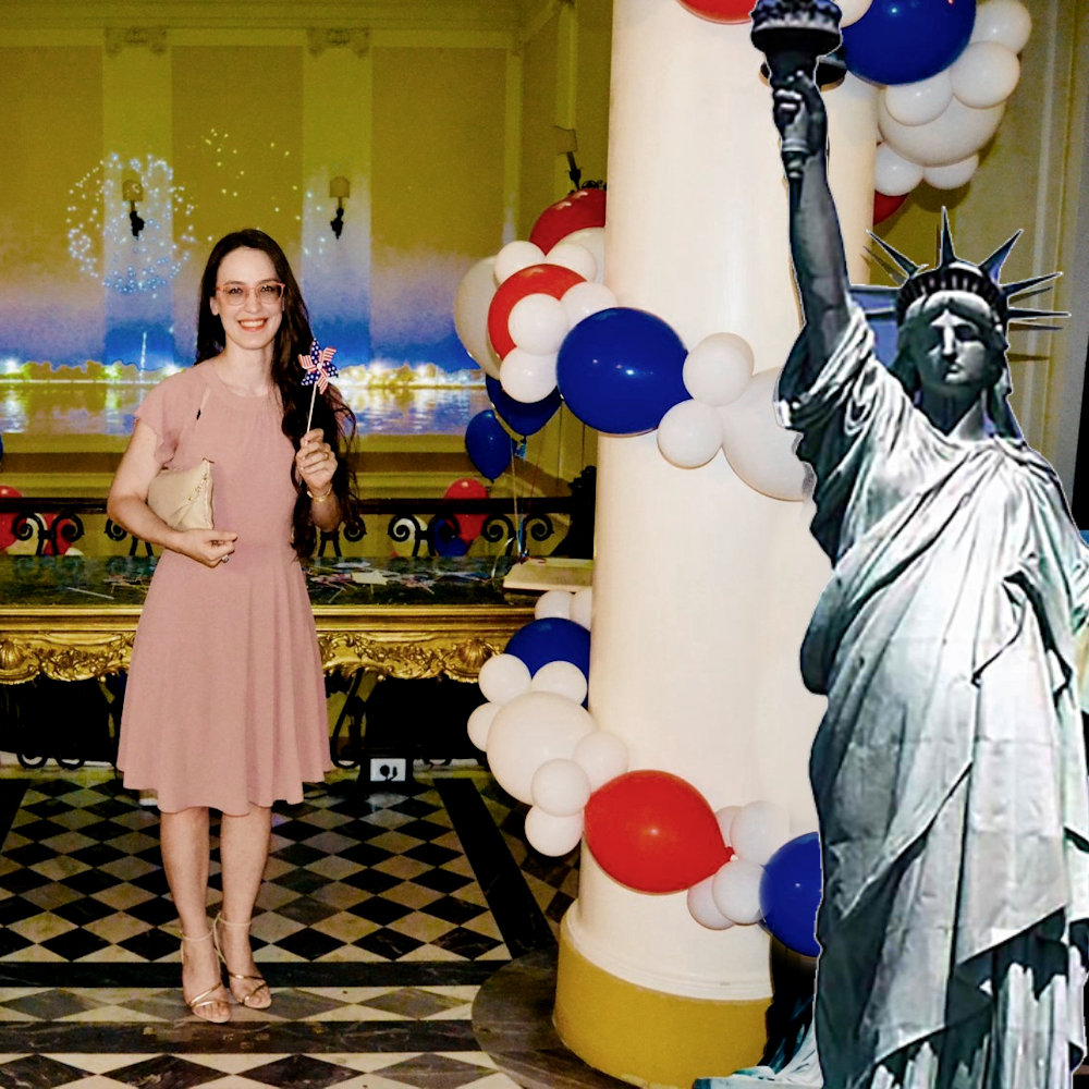 Statue of Liberty Cardboard Cutout Hire - Image 3