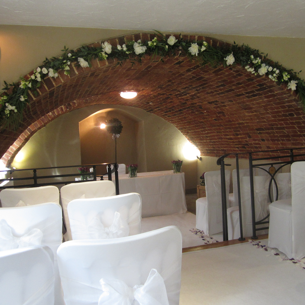 Hire of Mixed Foliage Garland with Silk Flowers - Image 8
