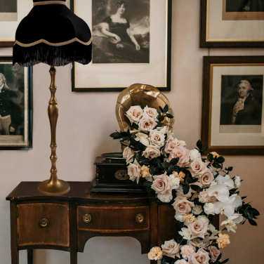 Gatsby Wedding at Moggerhanger Park with Gramaphone and Flowers