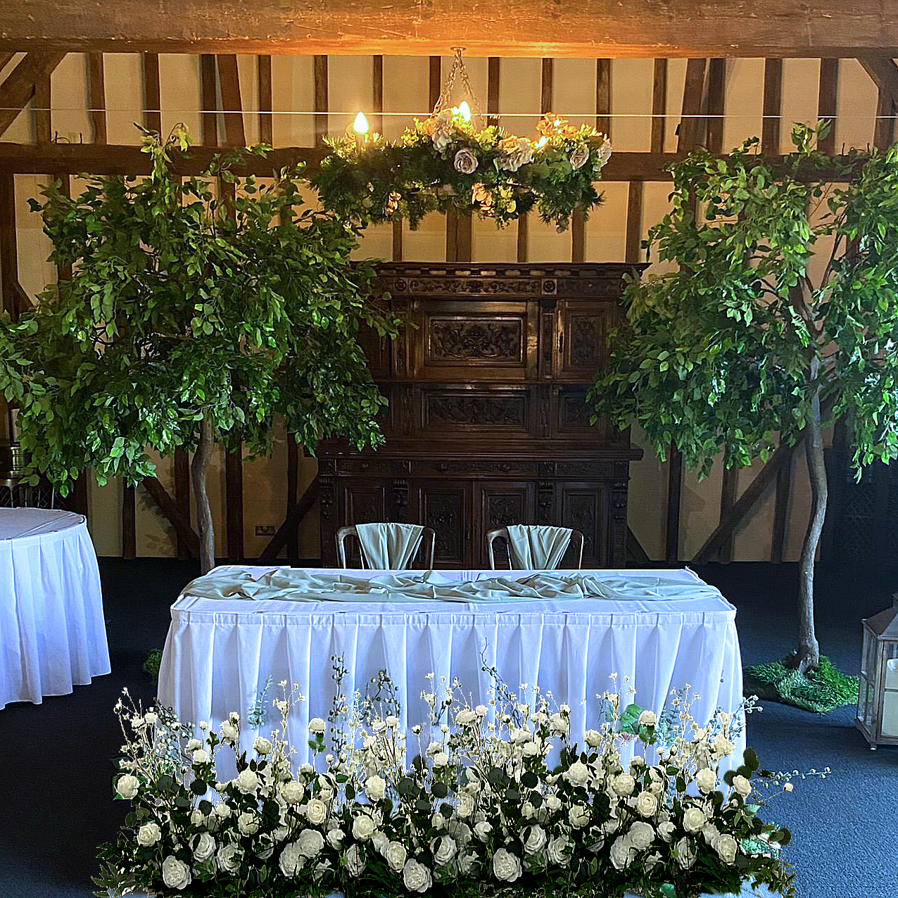 Top Table with messy flower runner & floor runner